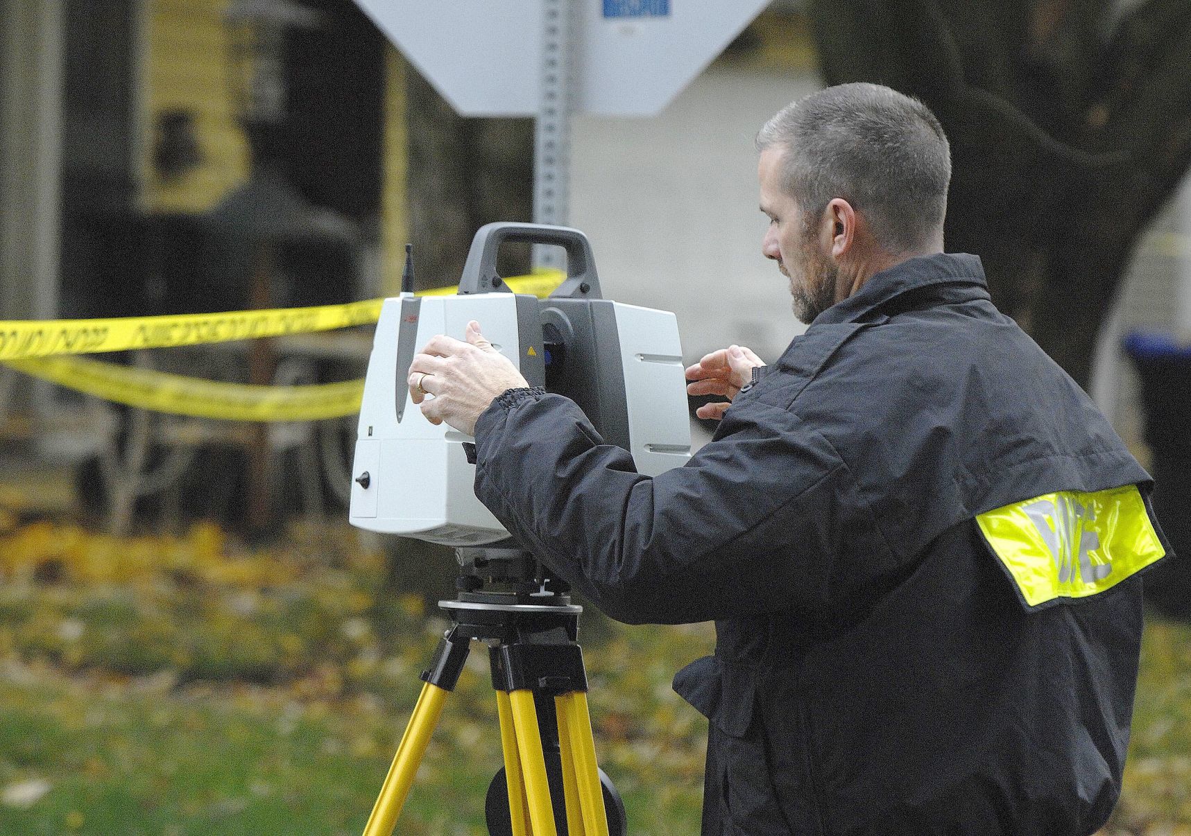 110118-blm-loc-4investigate